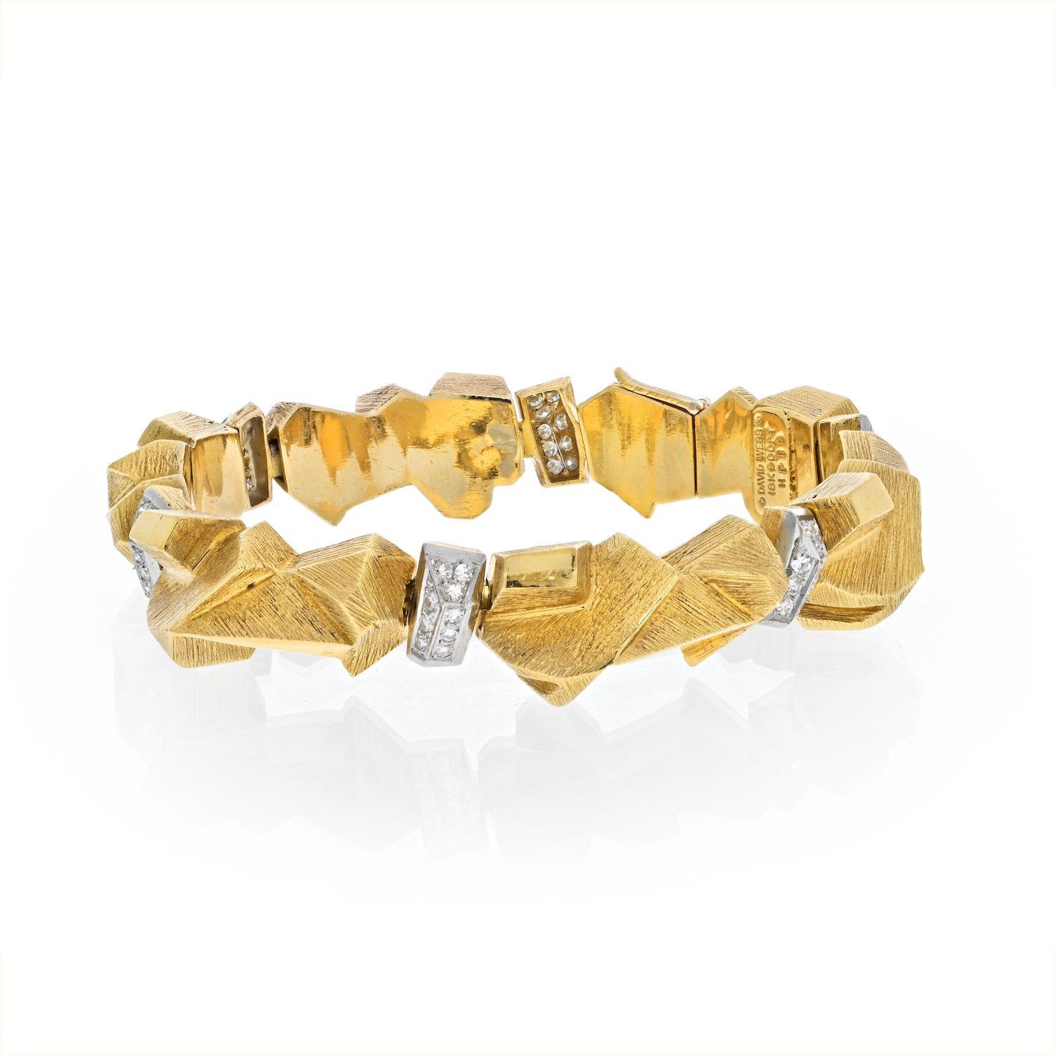 David Webb, bracelet articulé en or jaune 18 carats avec pépite de diamants Excellent état - En vente à New York, NY