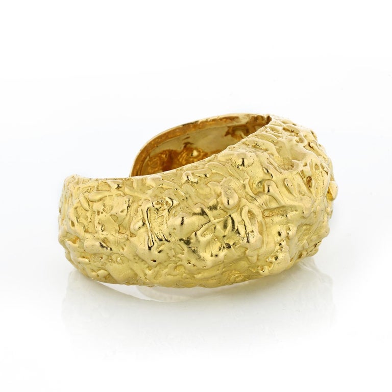 Modern David Webb 18K Yellow Gold Nugget Textured Cuff Bangle Bracelet For Sale