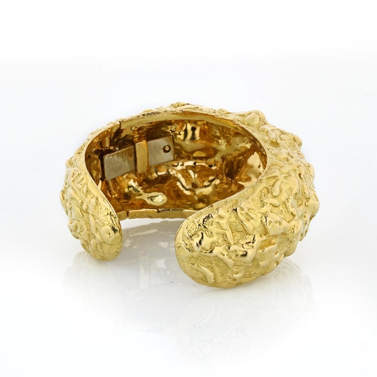 David Webb 18K Yellow Gold Nugget Textured Cuff Bangle Bracelet In Excellent Condition For Sale In New York, NY