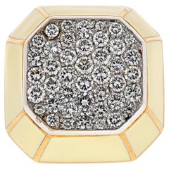 David Webb Bague cocktail octogonale en or jaune 18 carats avec grappe de diamants et émail crème