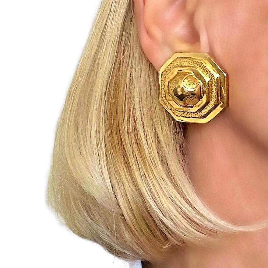 Modern David Webb 18K Yellow Gold Octagonal Clip On Earrings 1 3/16 Inches Diameter For Sale