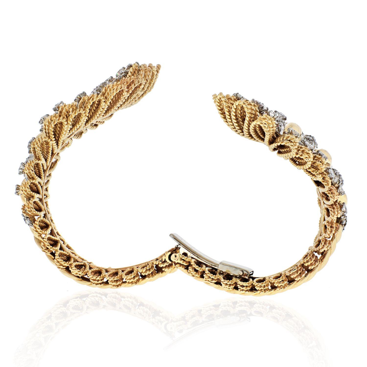 David Webb 18k Gelbgold Verziertes Crossover-Diamant-Armband im Zustand „Hervorragend“ im Angebot in New York, NY