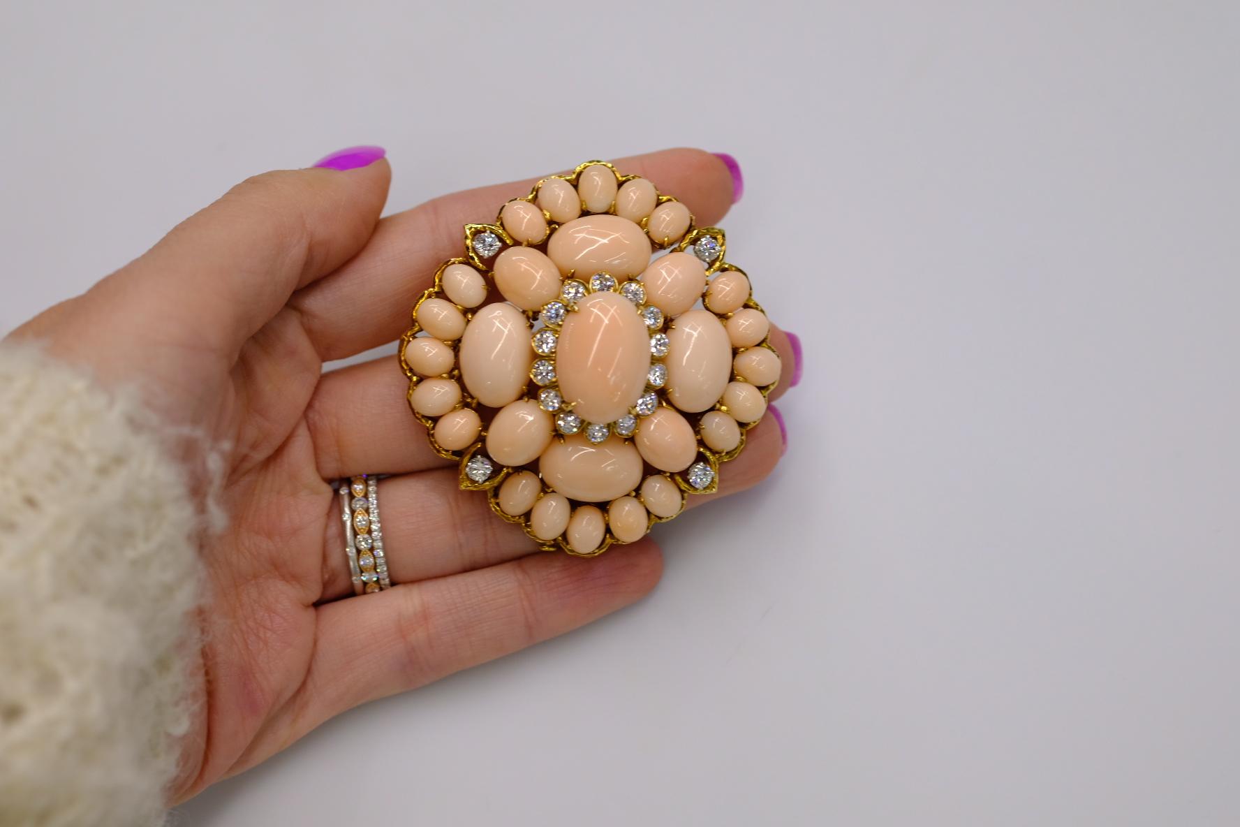David Webb 18K Yellow Gold Pink Coral Cluster and Diamond 1960's Brooch In Excellent Condition For Sale In New York, NY
