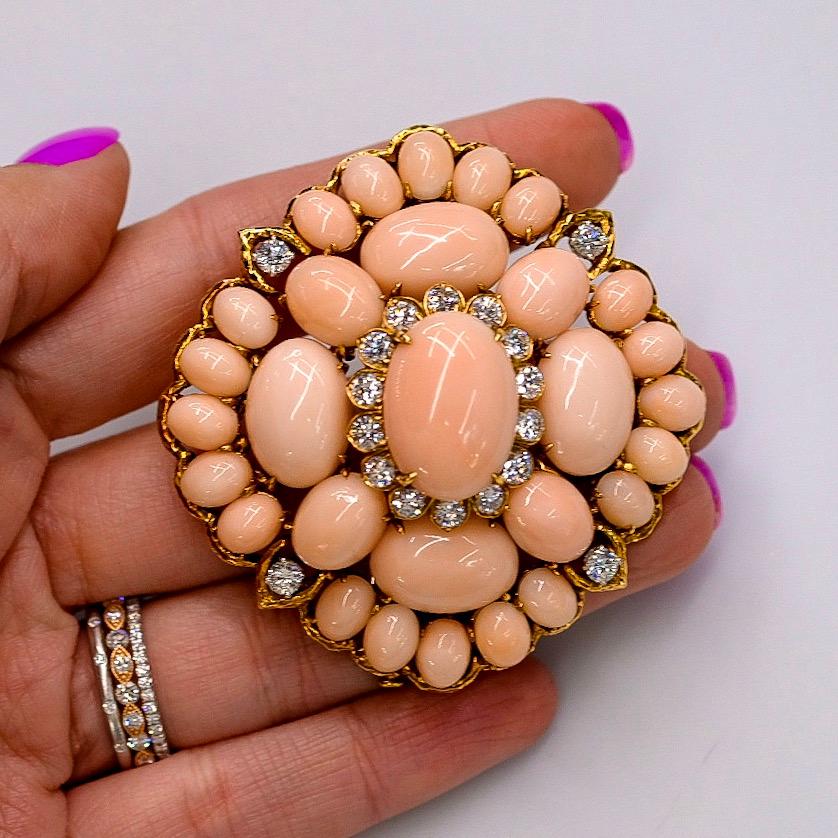 David Webb 18K Yellow Gold Pink Coral Cluster and Diamond 1960's Brooch In Excellent Condition For Sale In New York, NY
