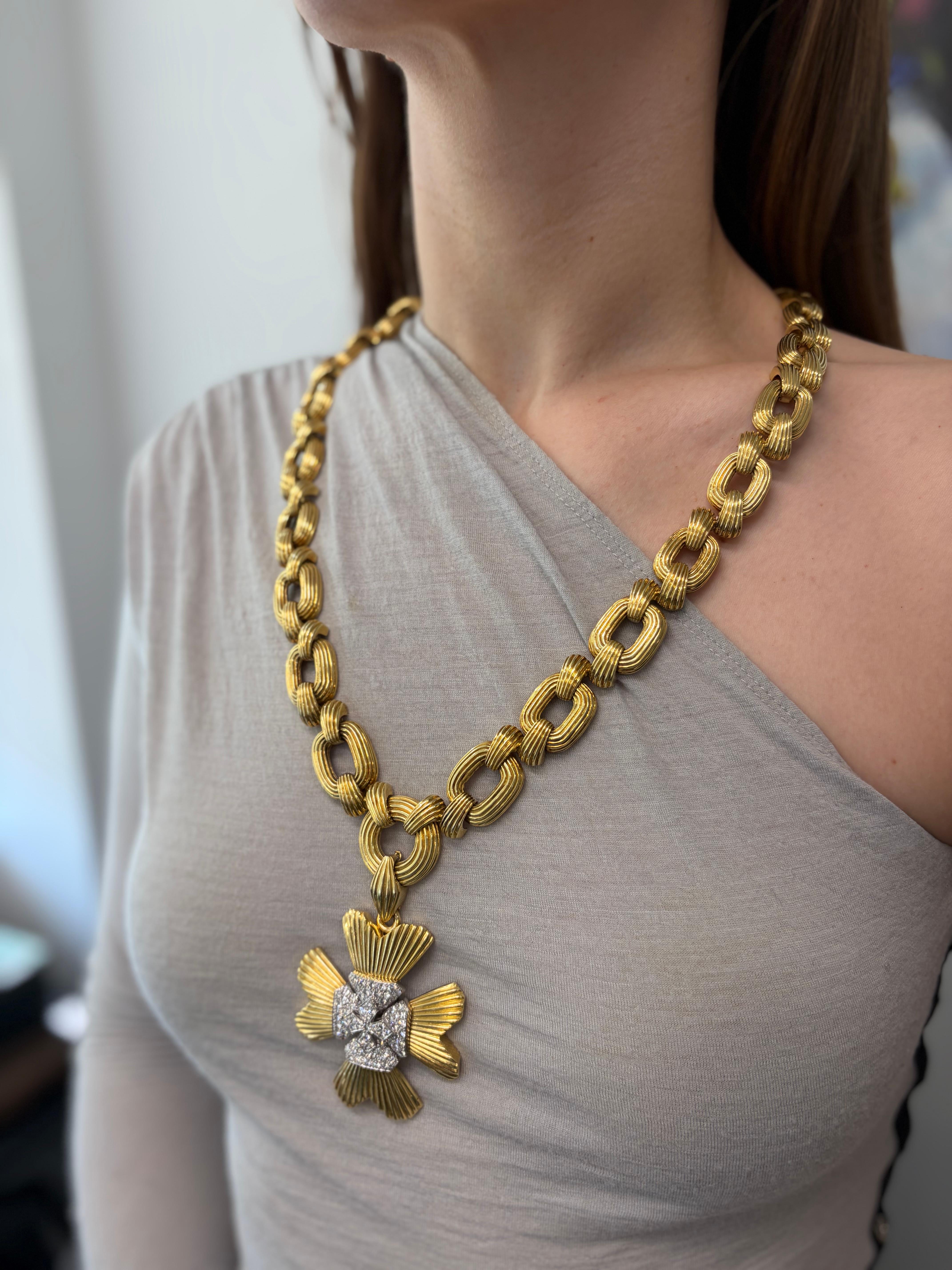 DAVID WEBB Collar Sautoir Maltés de oro amarillo de 18 quilates, platino y diamantes Años 60 en Excelente estado para la venta en Beverly Hills, CA