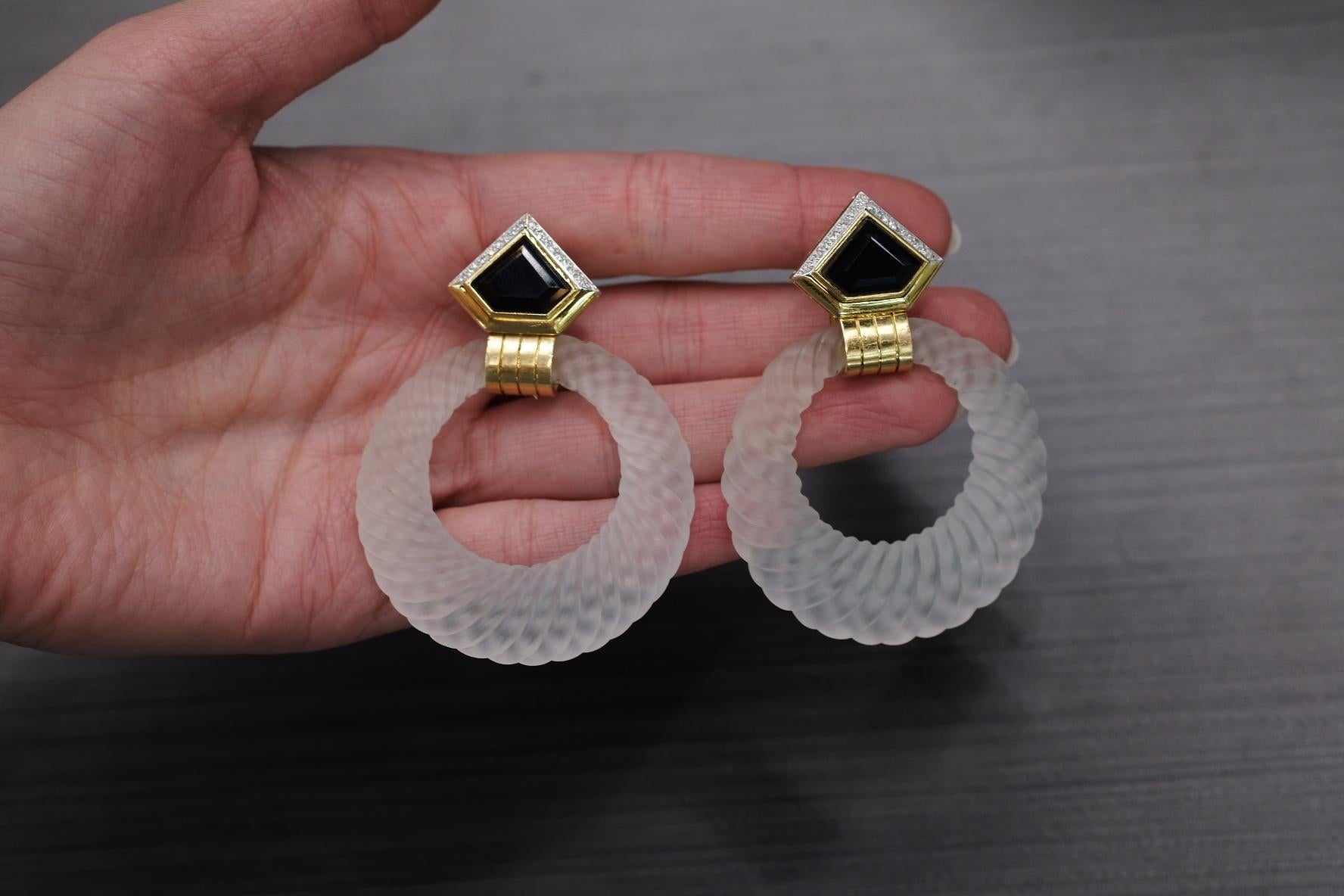 David Webb 18K Yellow Gold Rock Crystal Hoop Earrings In Excellent Condition For Sale In New York, NY