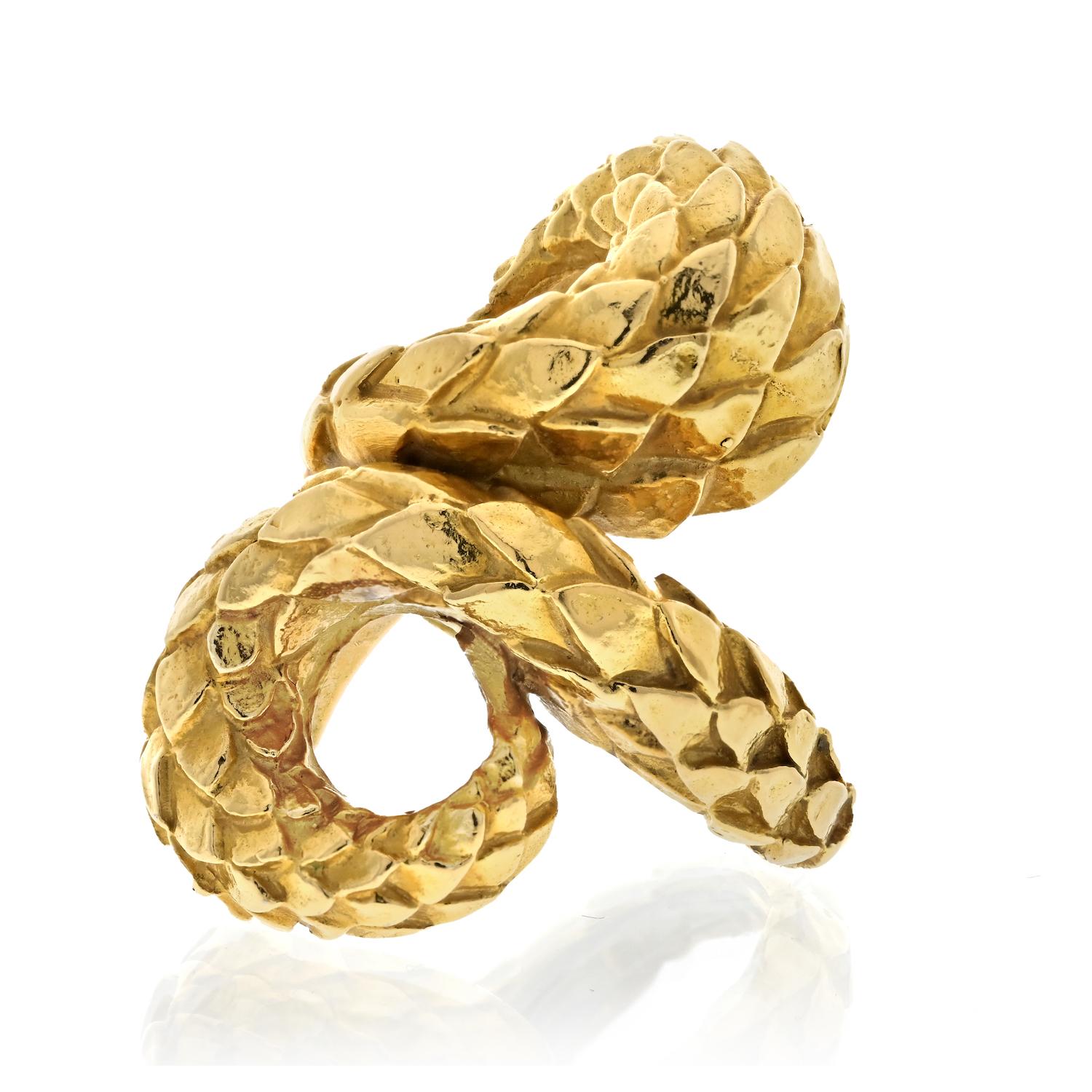 Modern David Webb 18K Yellow Gold Scaled Design Twist Cocktail Ring For Sale