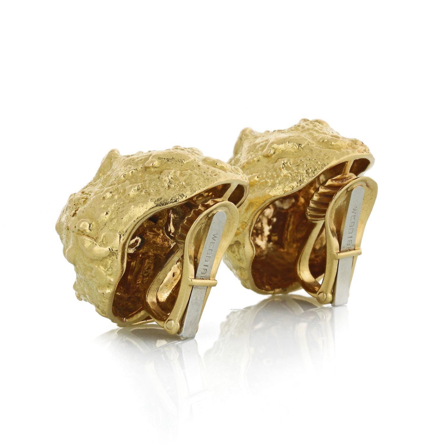 David Webb 18k Yellow Gold Textured Nugget Clip-On Earrings In Excellent Condition In New York, NY