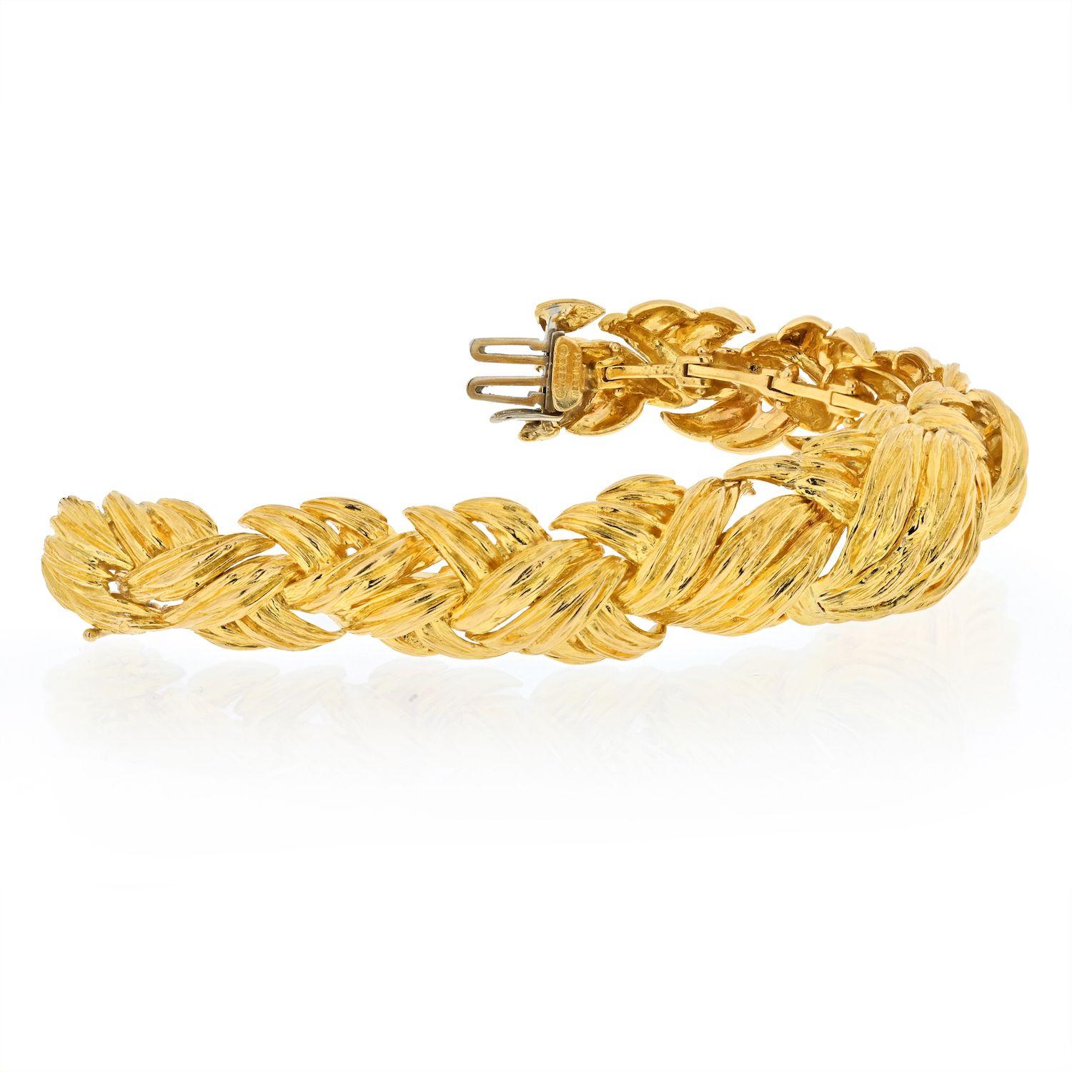 David Webb 18K Yellow Gold Textured Woven Crossover Bracelet In Excellent Condition In New York, NY