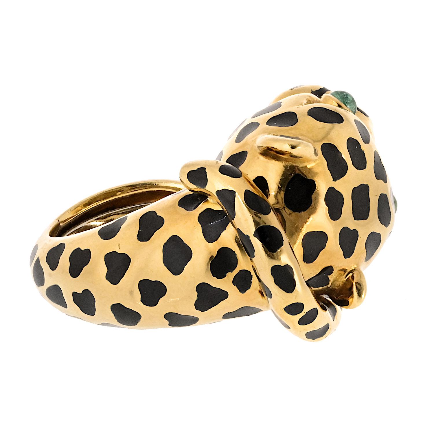 David Webb 18K Yellow Gold Tiger Ring In Excellent Condition For Sale In New York, NY