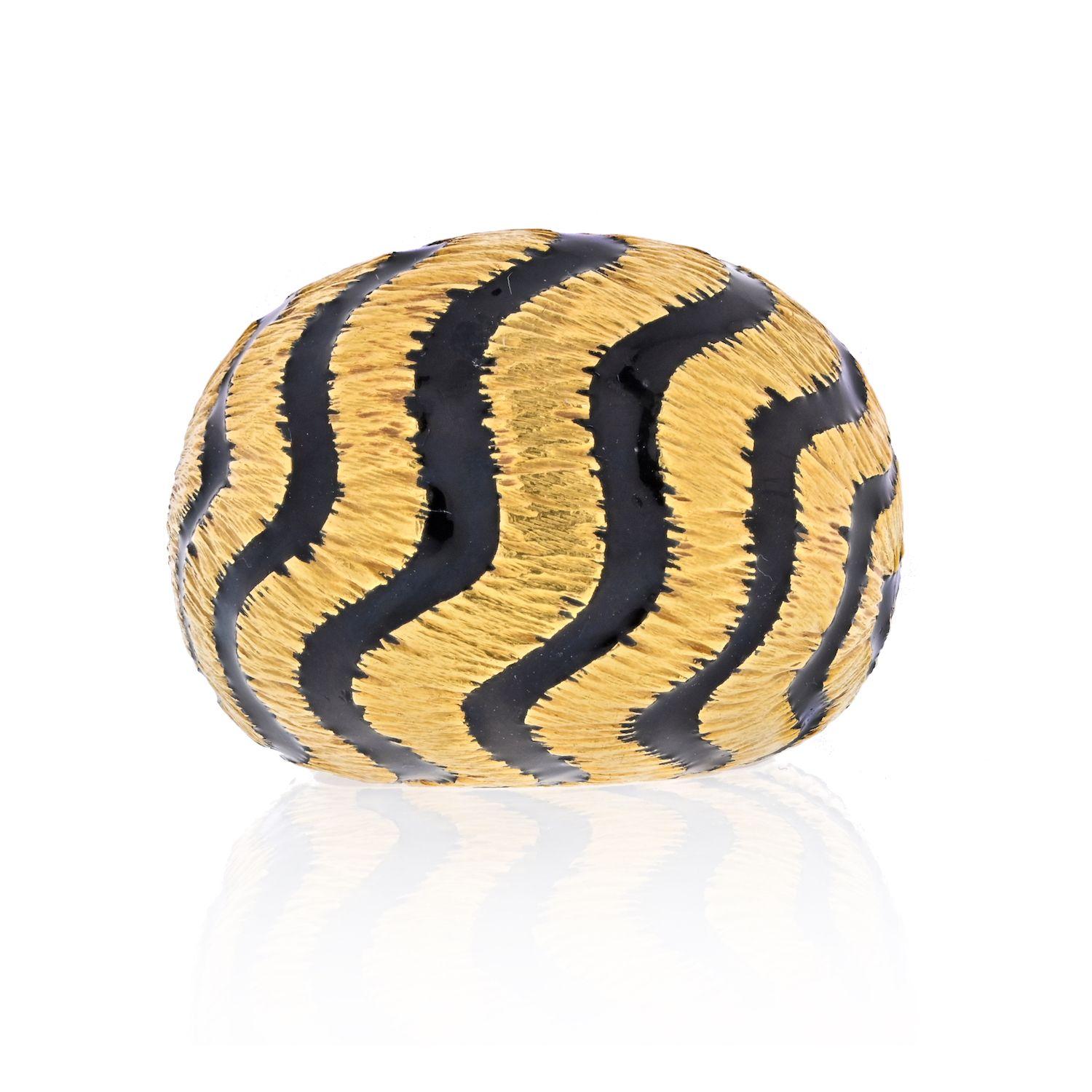 David Webb 18K Yellow Gold Tiger Stripe Black Enamel Dome Ring In Excellent Condition For Sale In New York, NY