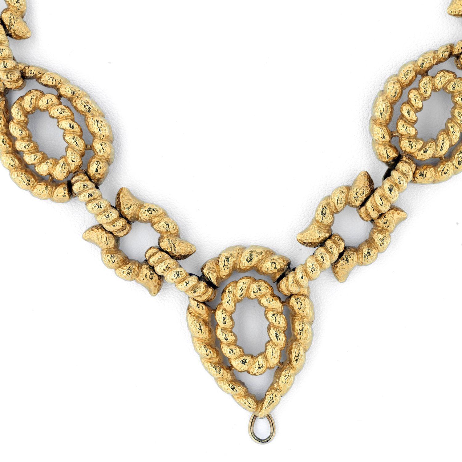 Modern David Webb 18K Yellow Gold Twisted Open Link Long Necklace