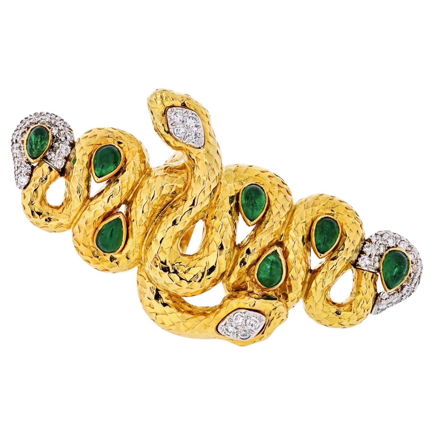 David Webb 18K Yellow Gold Two Snakes, Emeralds, Diamonds, Interlocking Ring
