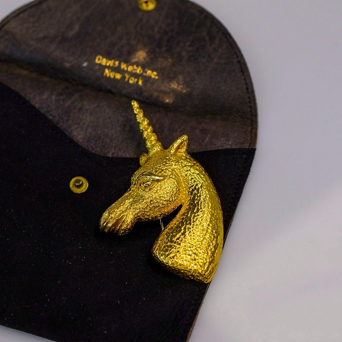 Women's or Men's David Webb 18K Yellow Gold Unicorn Brooch For Sale