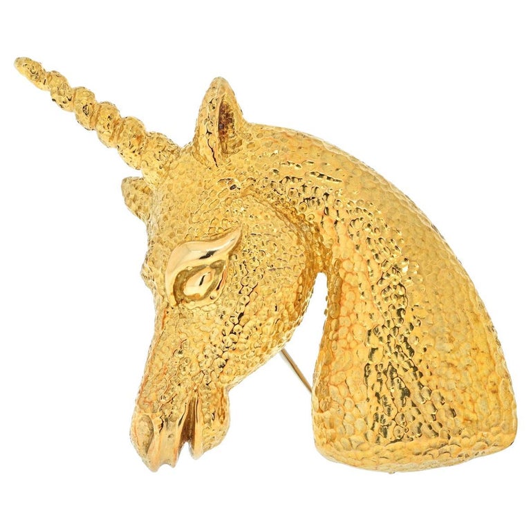 David Webb 18K Yellow Gold Unicorn Brooch For Sale