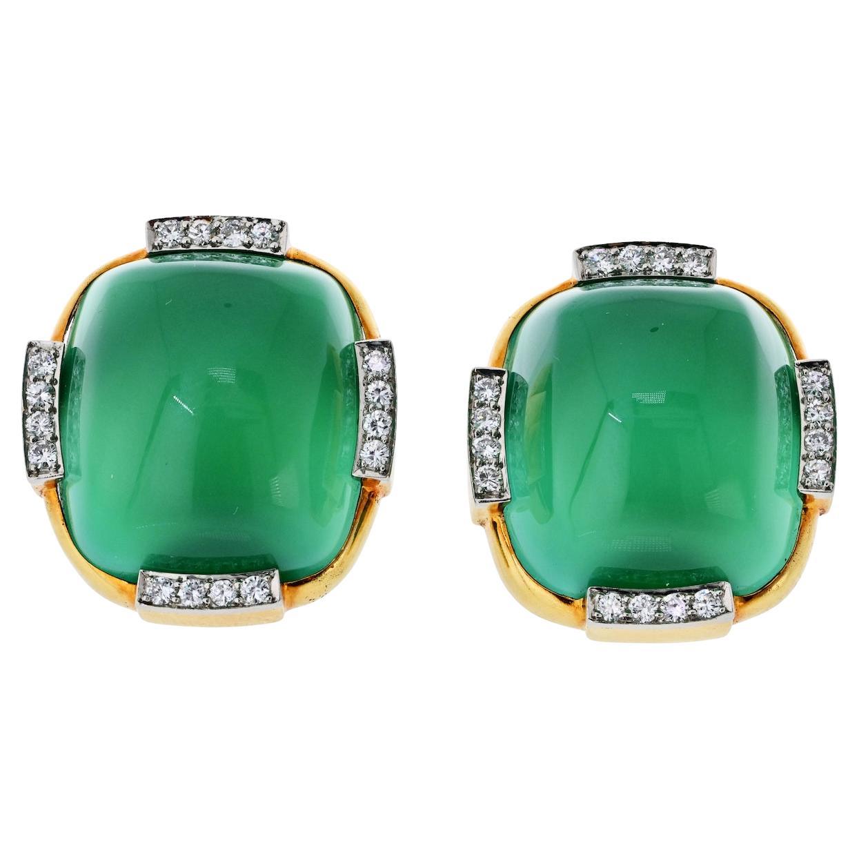David Webb Orecchini in oro giallo 18 carati con crisoprasio verde vibrante e diamanti