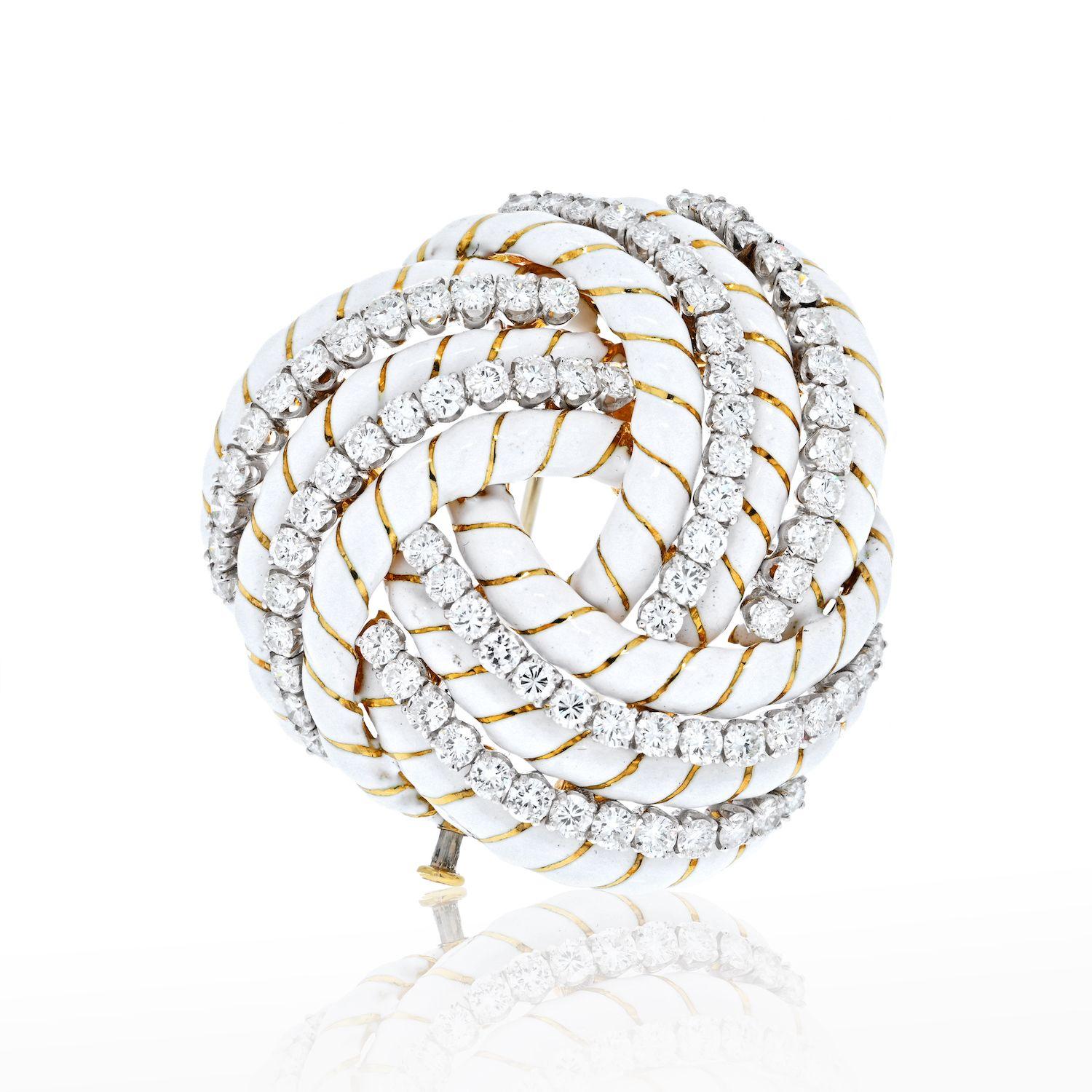 David Webb 18K Yellow Gold White Enamel 8.00cttw Diamond Knot Brooch In Excellent Condition For Sale In New York, NY