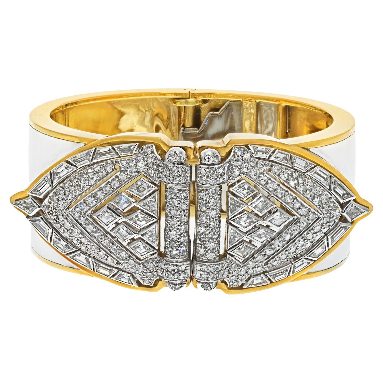 David Webb Bracelet manchette vintage en or jaune 18 carats, émail blanc et diamants