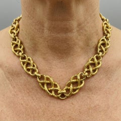 Collar llamativo de eslabones entrelazados de David Webb, en oro amarillo de 18k
