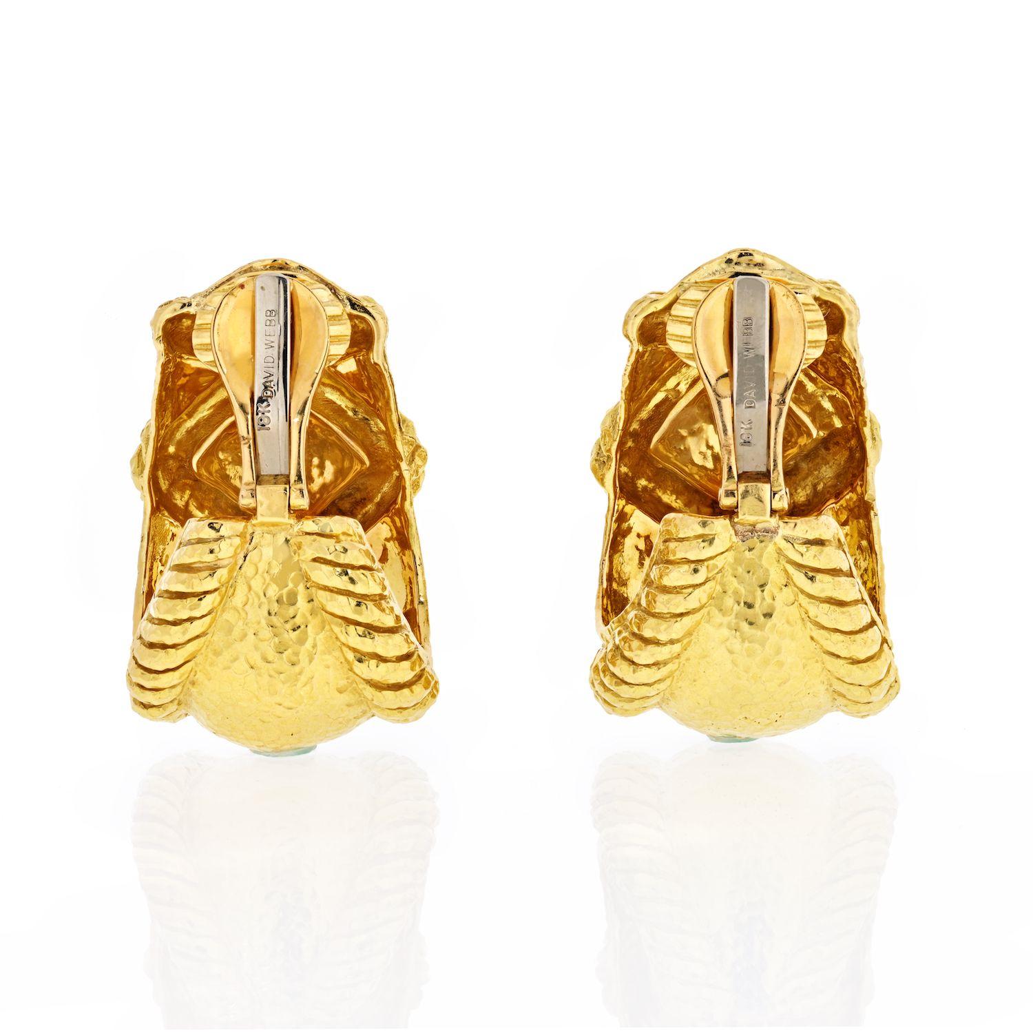 David Webb 18 Karat Yellow Gold X-Motif Hammered Clip-On Earrings In Excellent Condition In New York, NY