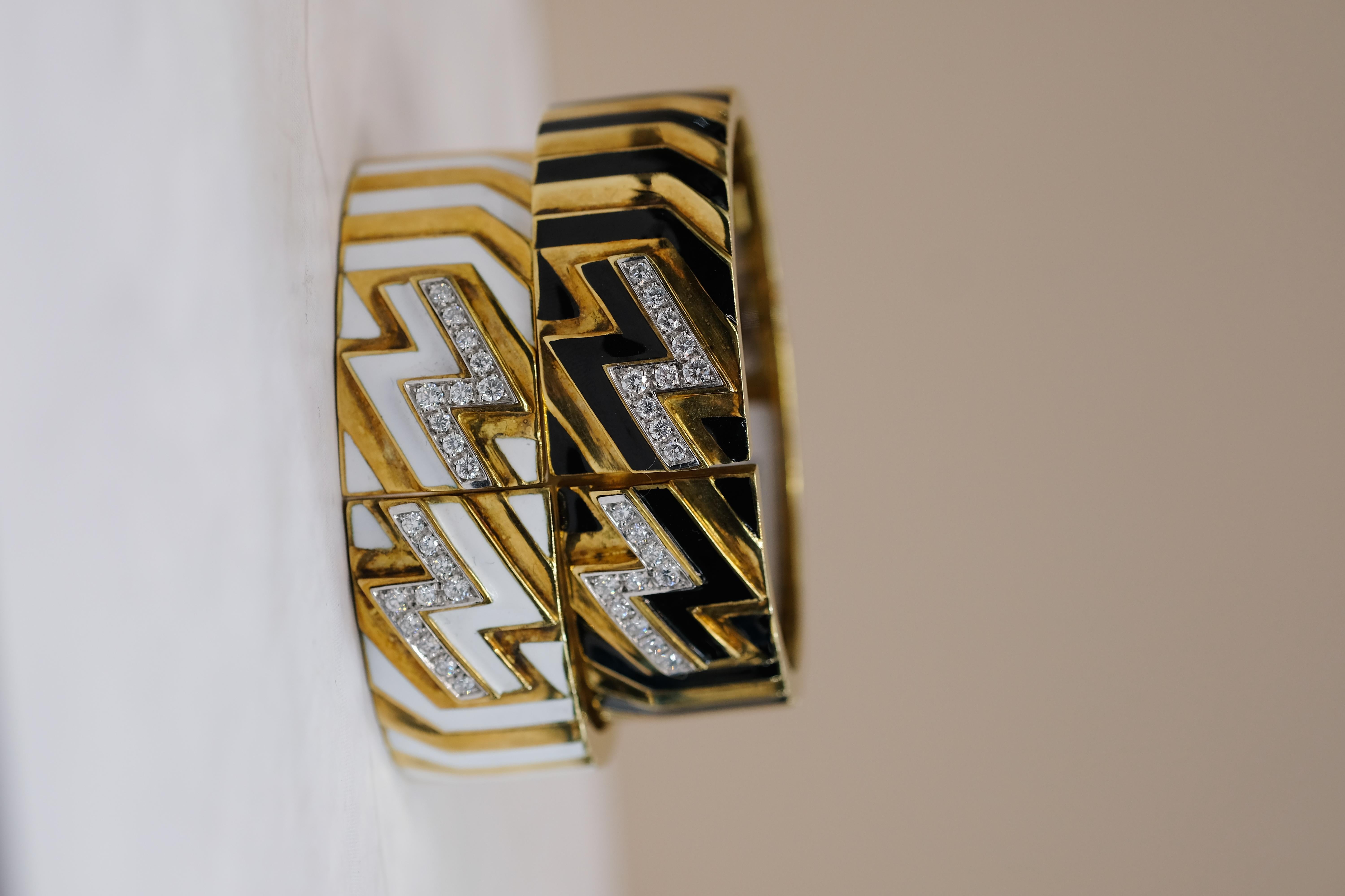 Bracelet en or jaune 18K avec diamants Zig Zag et émail noir David Webb en vente 4