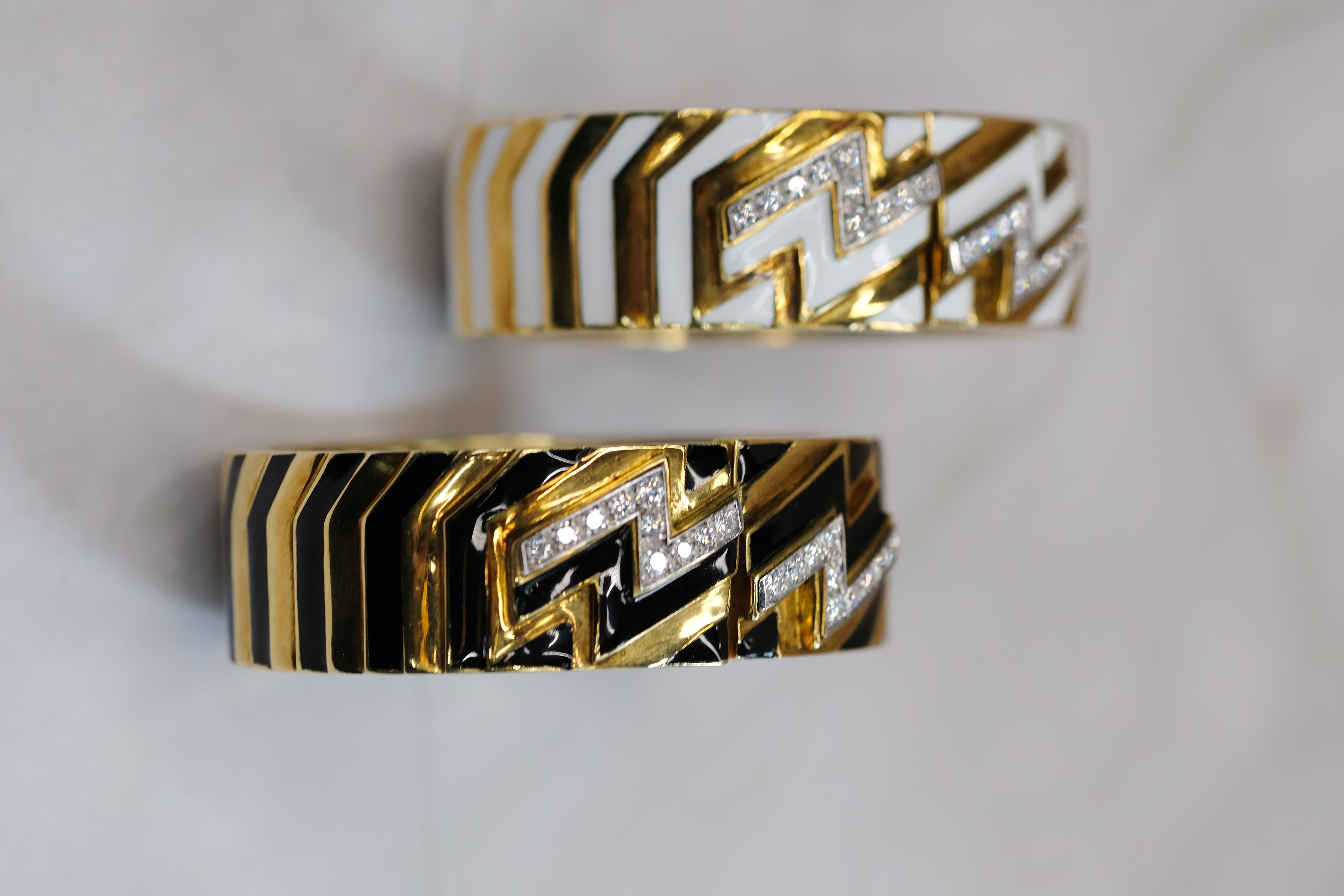 Bracelet en or jaune 18K avec diamants Zig Zag et émail noir David Webb en vente 1