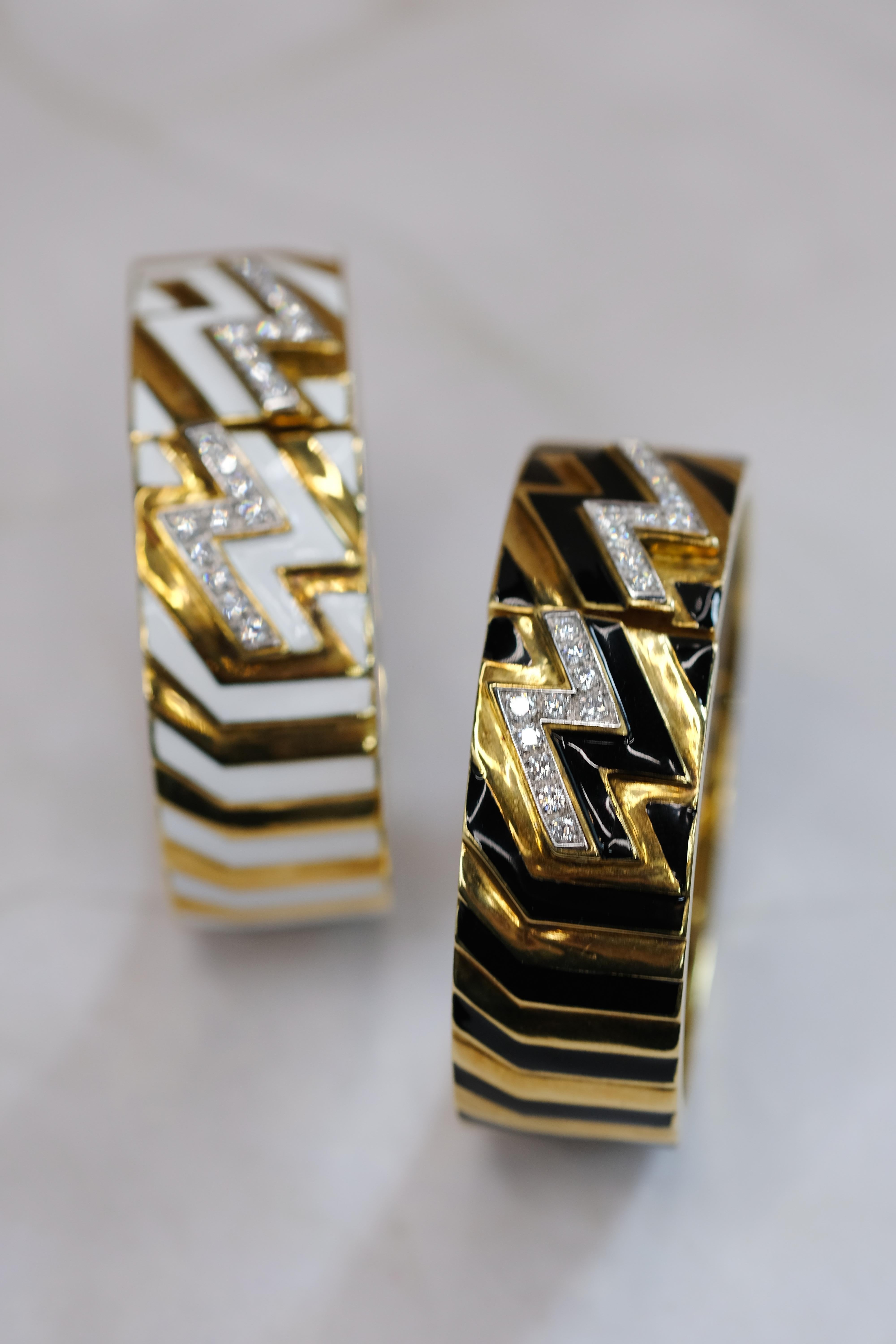 Bracelet en or jaune 18K avec diamants Zig Zag et émail noir David Webb en vente 2