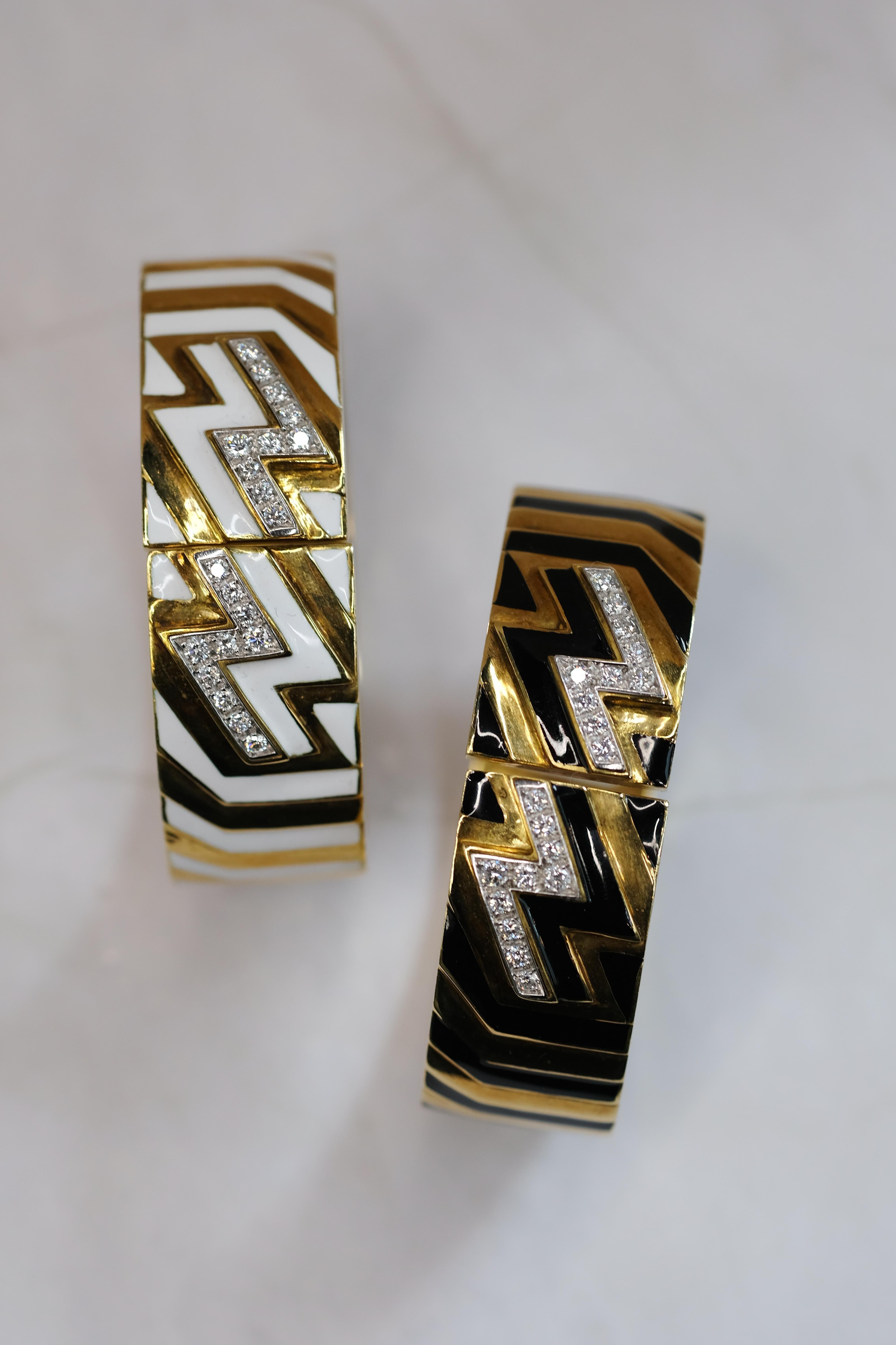 Bracelet en or jaune 18K avec diamants Zig Zag et émail noir David Webb en vente 3