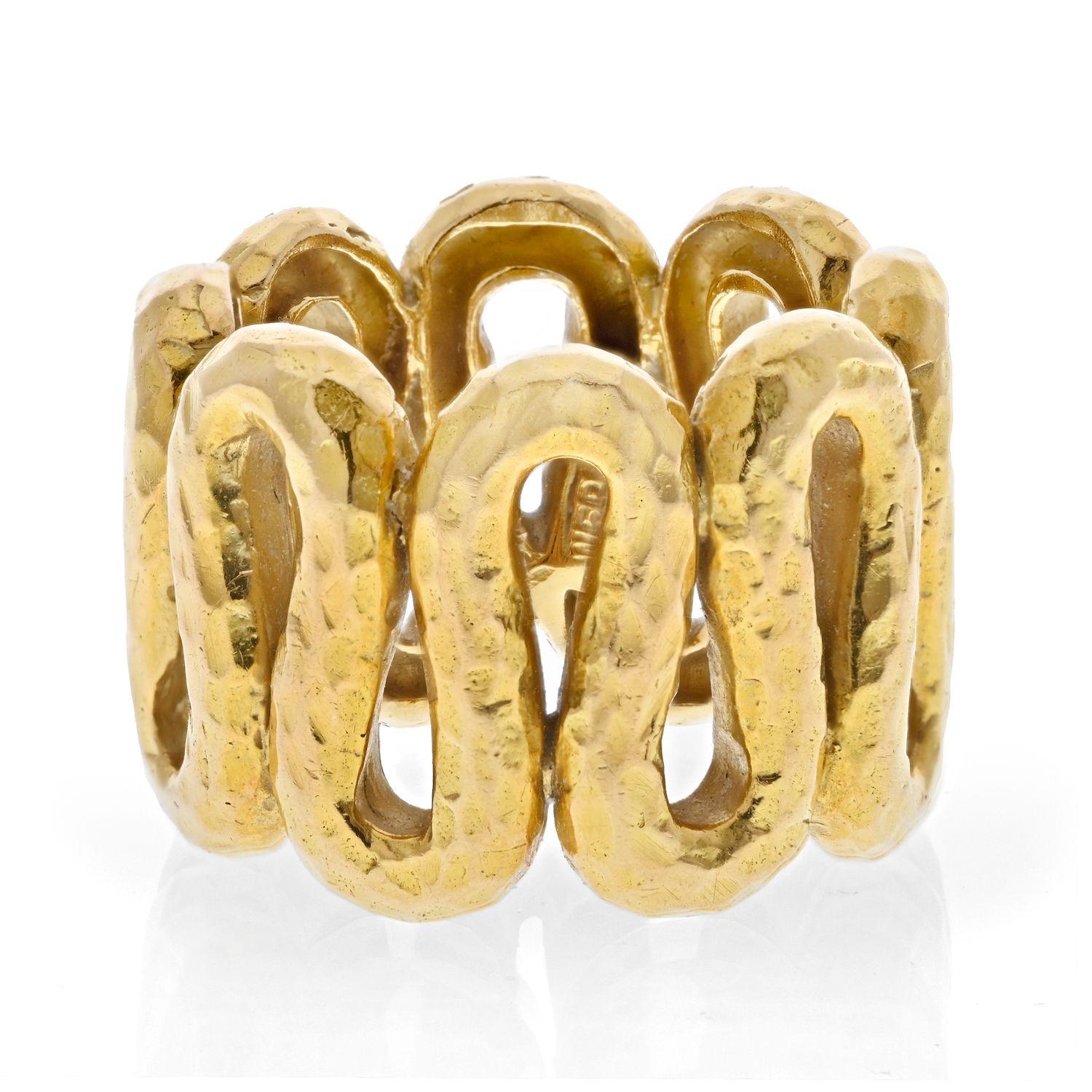 David Webb 18 Karat Gelbgold Zickzack gehämmerter Ring im Zustand „Hervorragend“ im Angebot in New York, NY