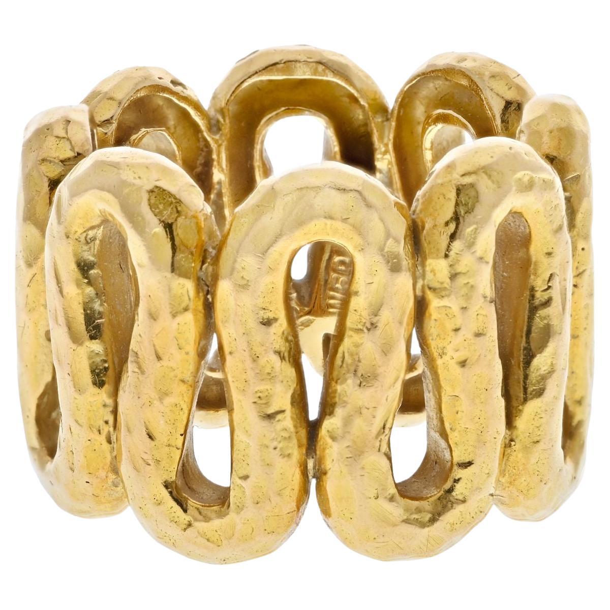 David Webb 18K Yellow Gold Zigzag Hammered Ring For Sale