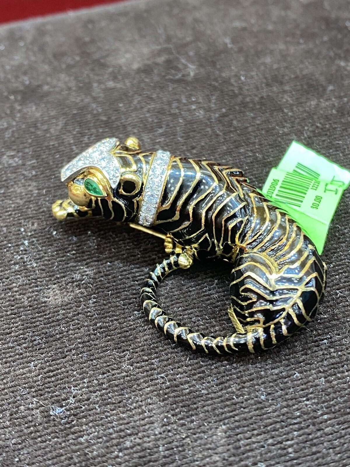 David Webb 18Kt Gold Tiger Emerald Diamond and Black Enamel Brooch Pin In Excellent Condition For Sale In New York, NY