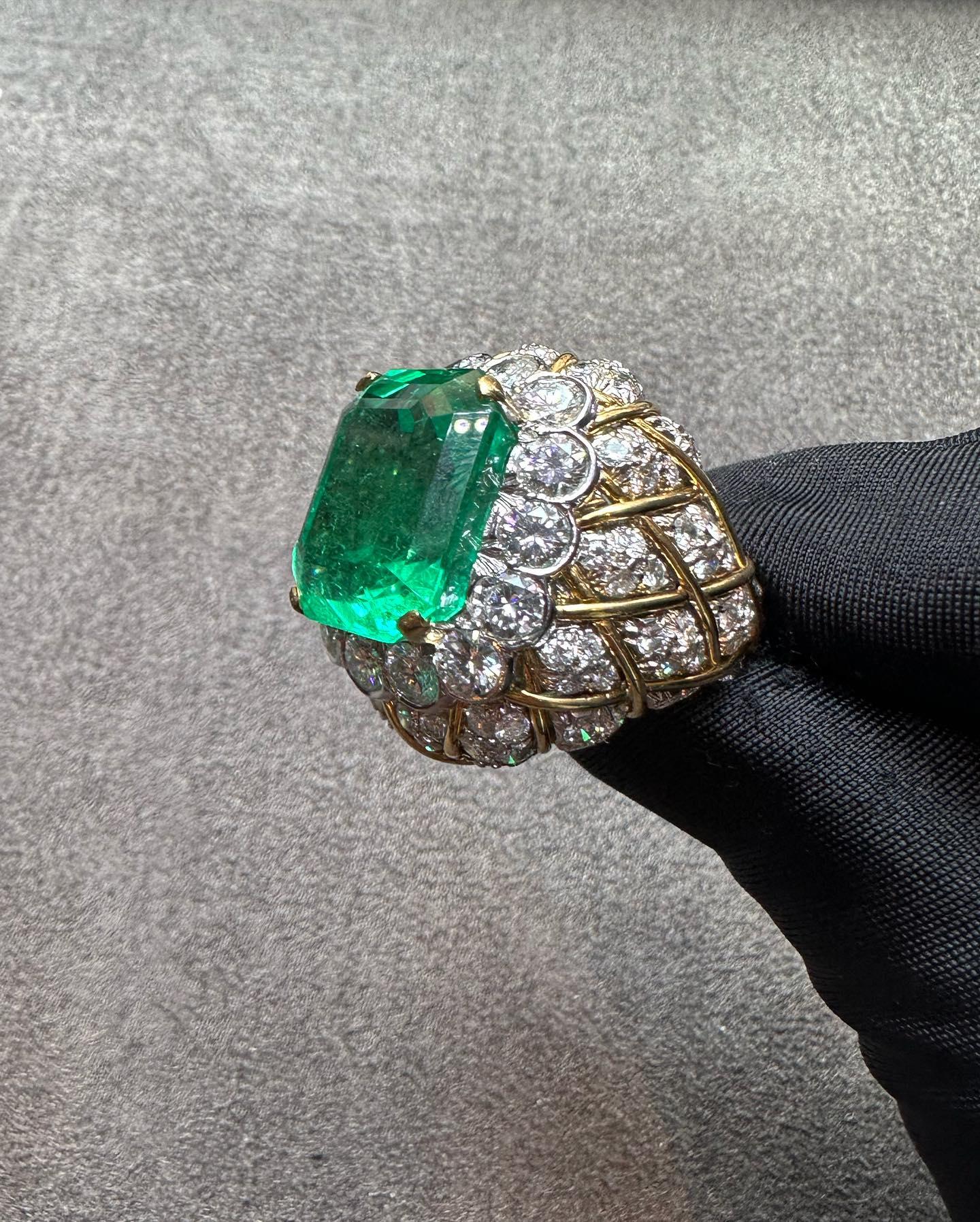 David Webb 19 Carat Colombian Emerald & Diamond Ring For Sale 2