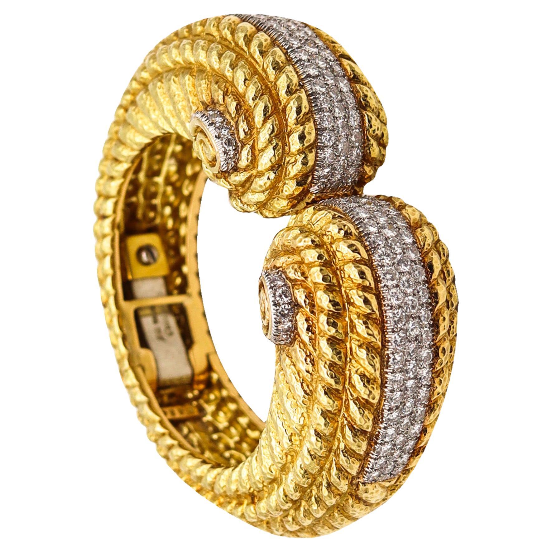 David Webb 1960 Bangle Bracelet in 18kt Yellow Gold with 9.52 Ctw in Diamonds For Sale