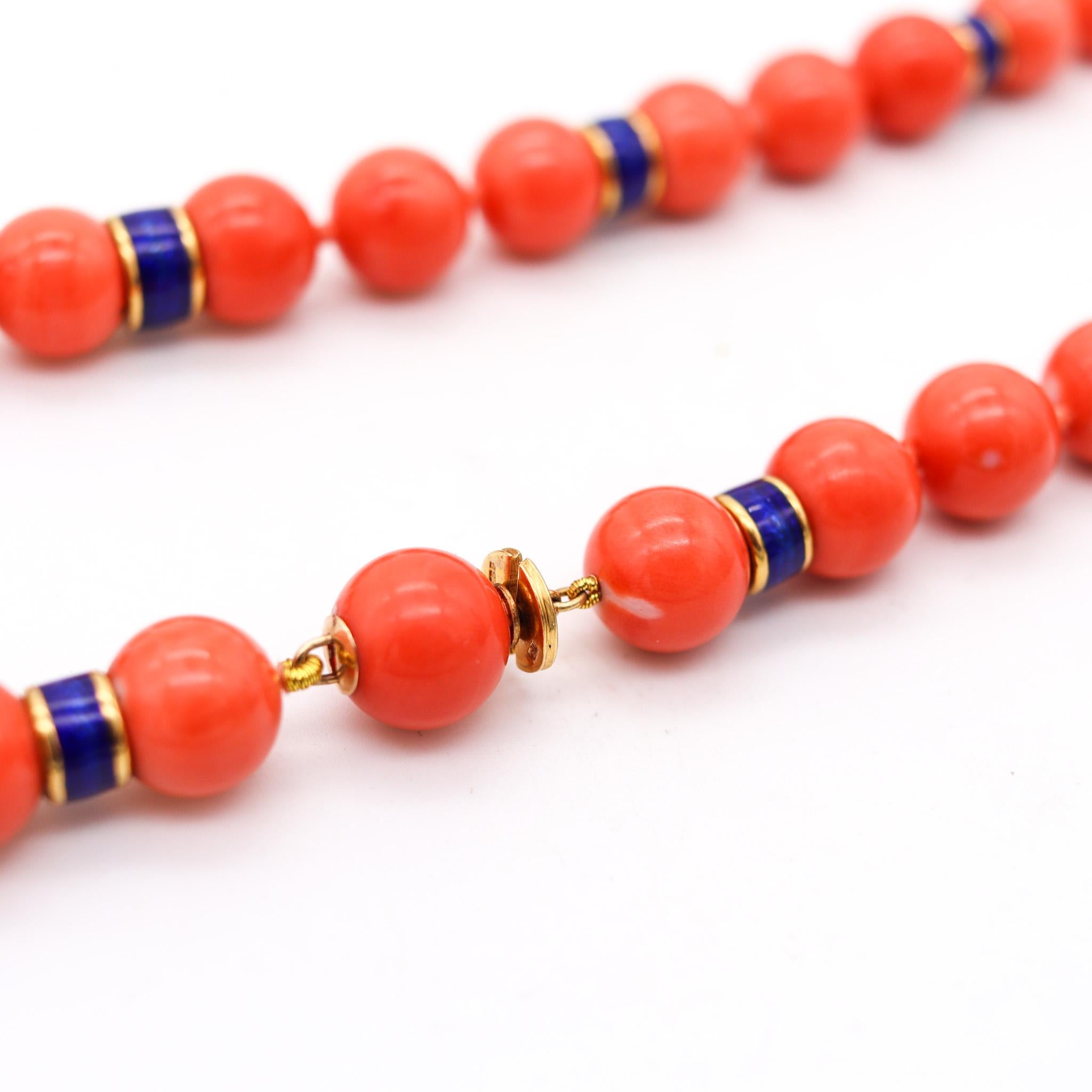 Round Cut David Webb 1960 Mediterranean Coral Necklace In 18Kt Yellow Gold And Enamel For Sale