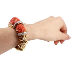 DAVID WEBB 1960 Bracciale di metà secolo in oro 18k con corallo e diamanti VVS