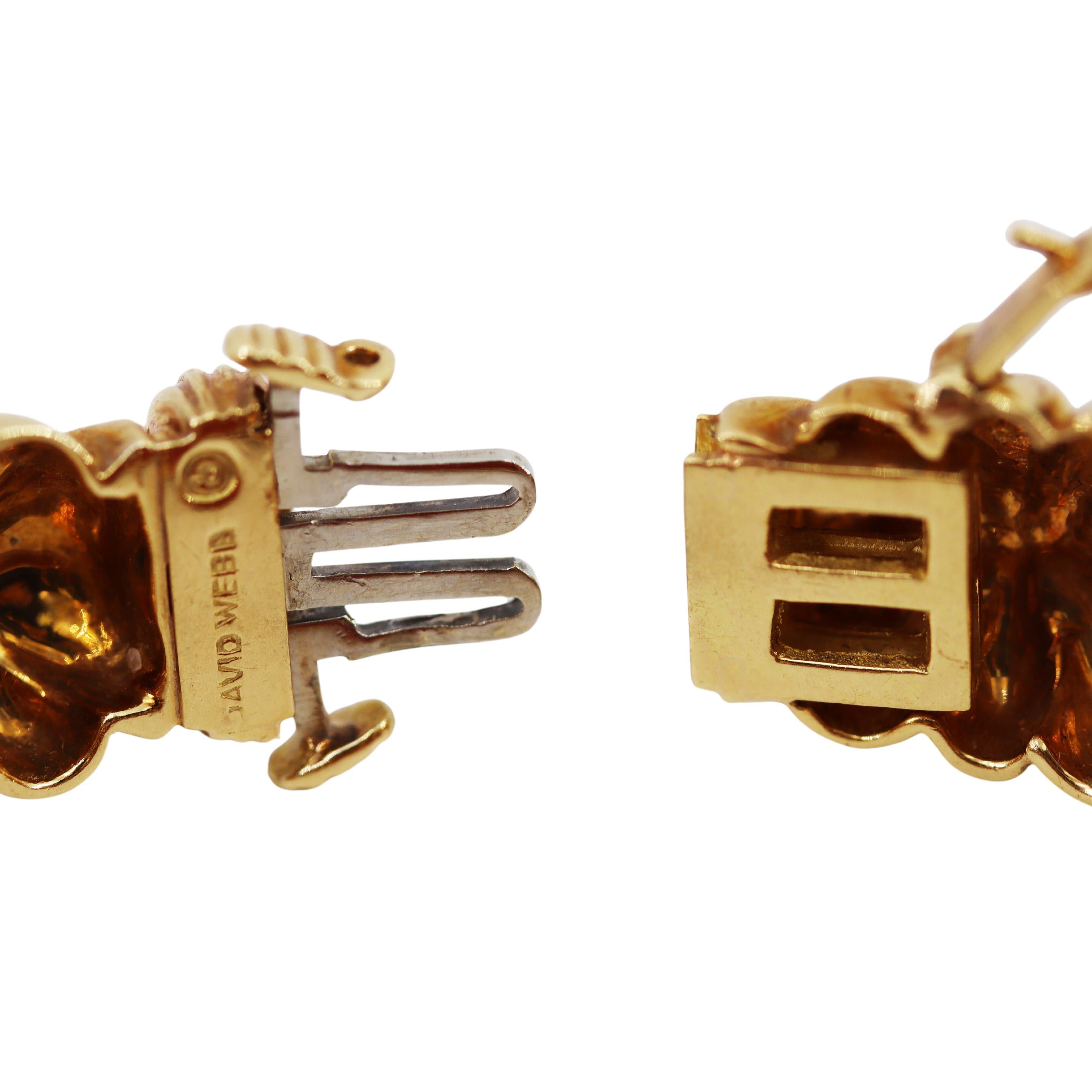 DAVID WEBB 1960 Mid-Century 18k Gold-Armreif mit Koralle und VVS-Diamanten im Angebot 3