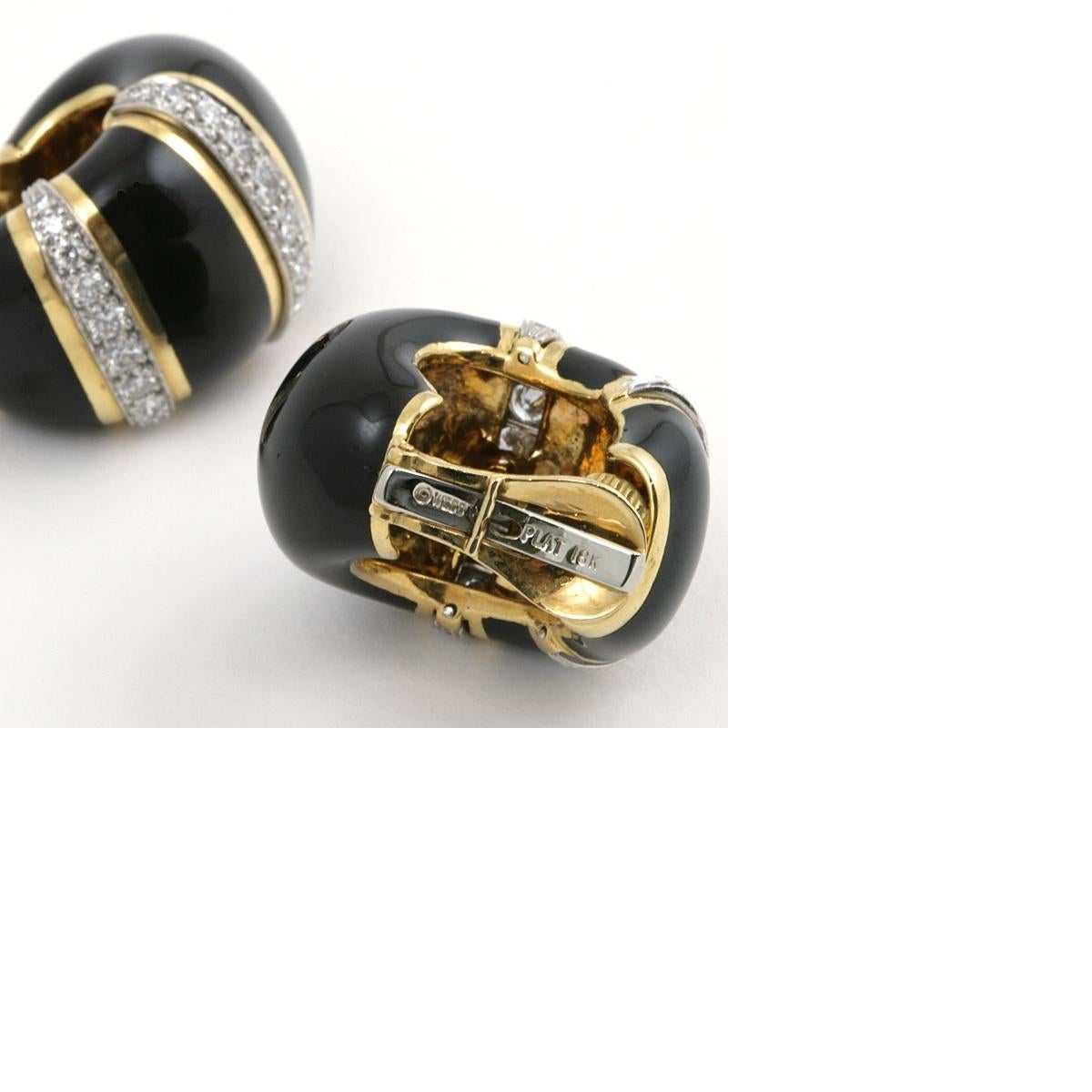 David Webb 1960er Jahre Diamant-Emaille-Ohrringe aus Gold und Platin Damen im Angebot