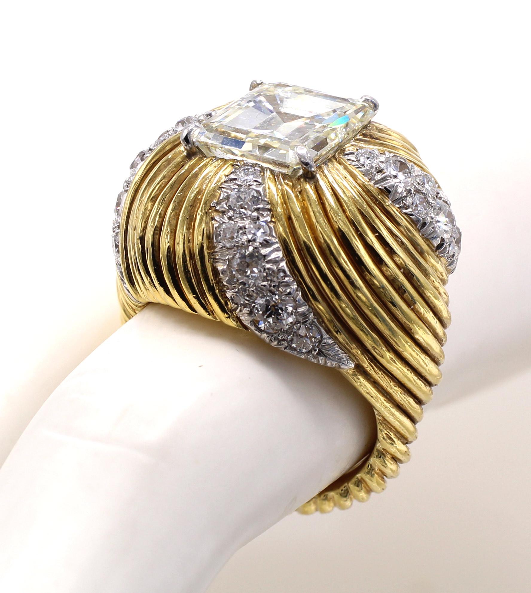 Women's or Men's David Webb 1960s Emerald Cut Diamond Platinum Cocktail Ring For Sale