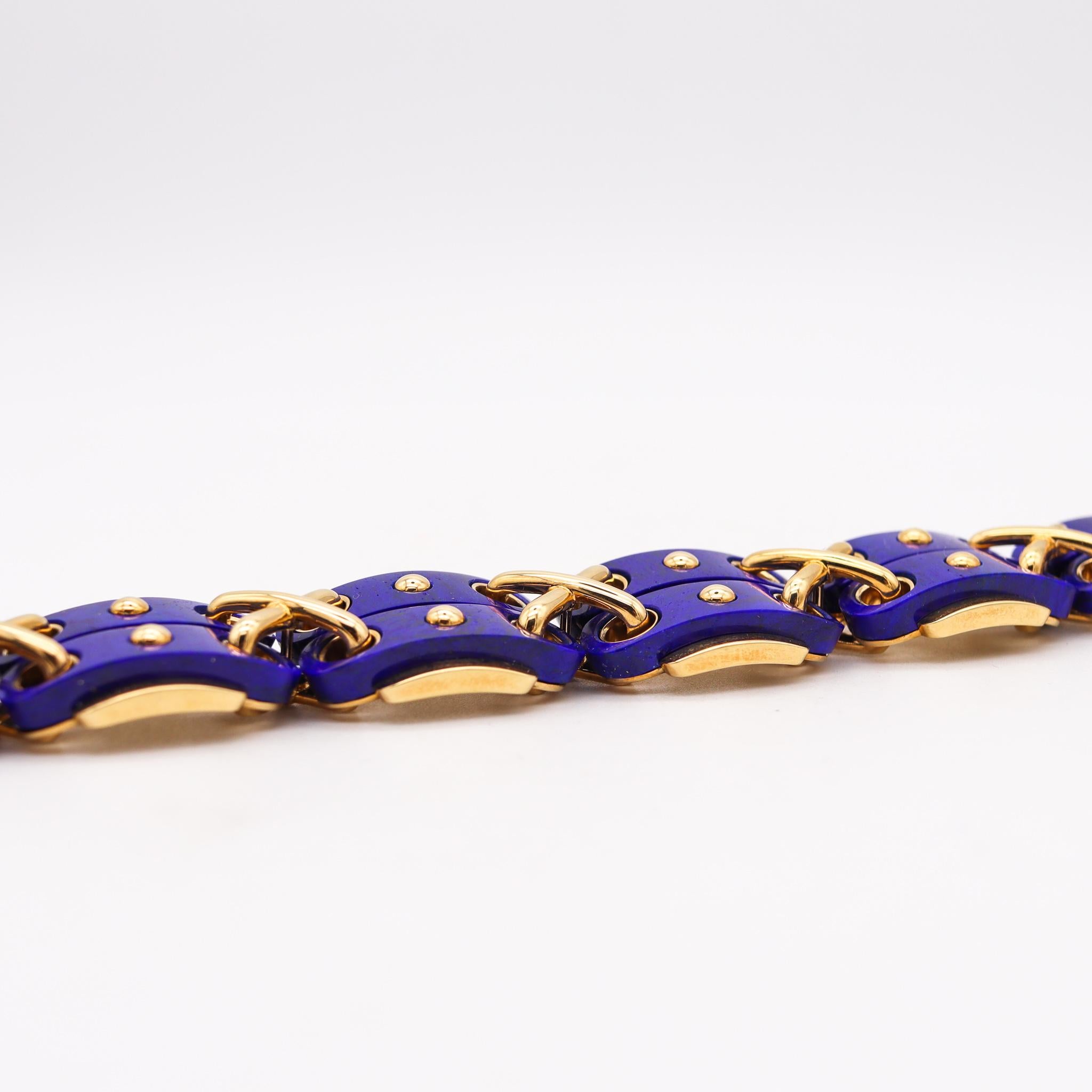 David Webb 1970 Aldo Cipullo Geometric Bracelet in 18Kt Gold with Lapis Lazuli In Excellent Condition In Miami, FL