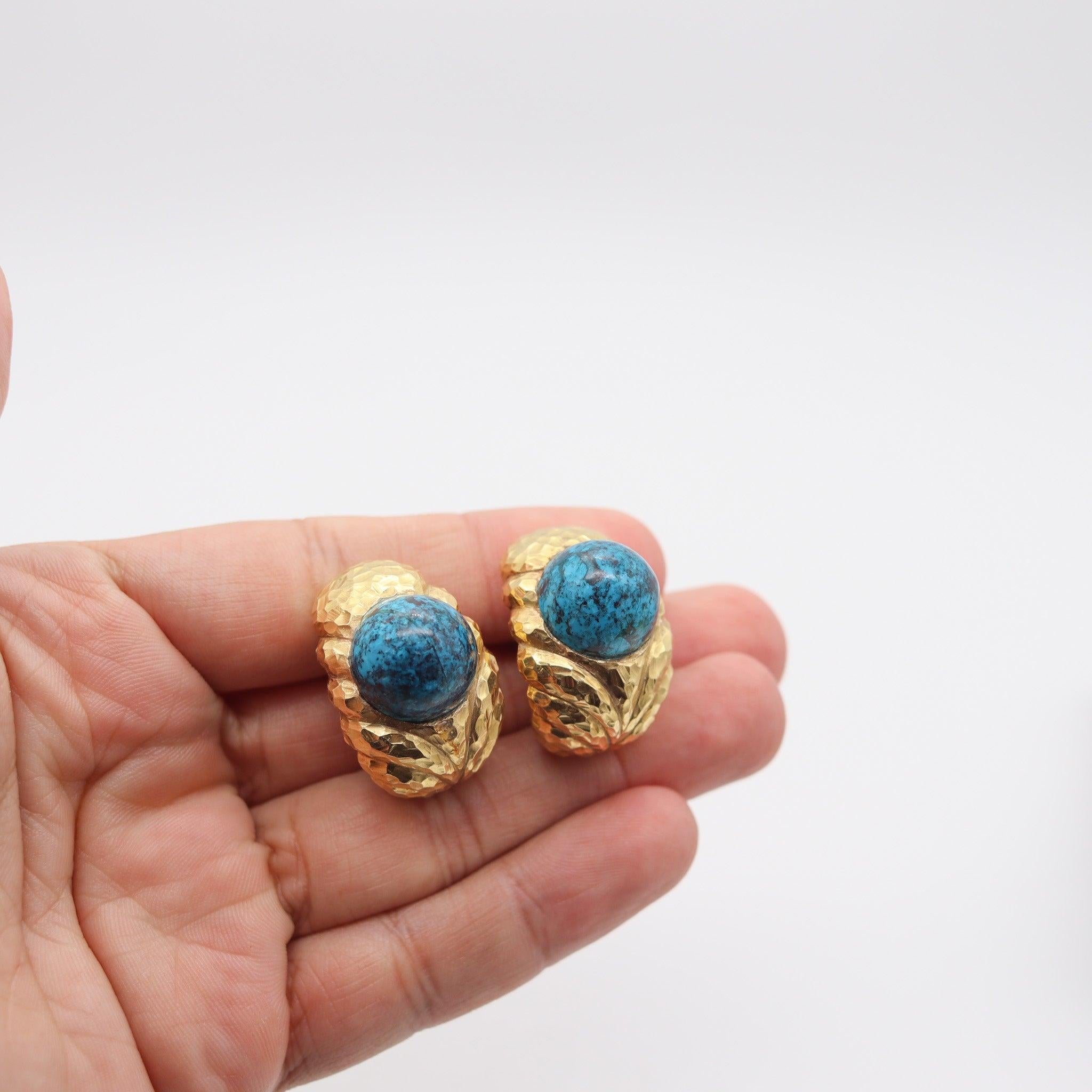 Women's DAVID WEBB 1970 Clips-On Earrings In Faceted 18kt Yellow Gold With Azurmalachite For Sale