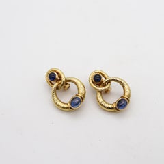 David Webb 1970 Dangle Clips-on Earrings In 18Kt Gold With 7.34 Ctw Sapphires