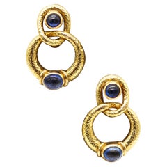 David Webb 1970 Dangle Clips-on Earrings In 18Kt Gold With 7.34 Ctw Sapphires