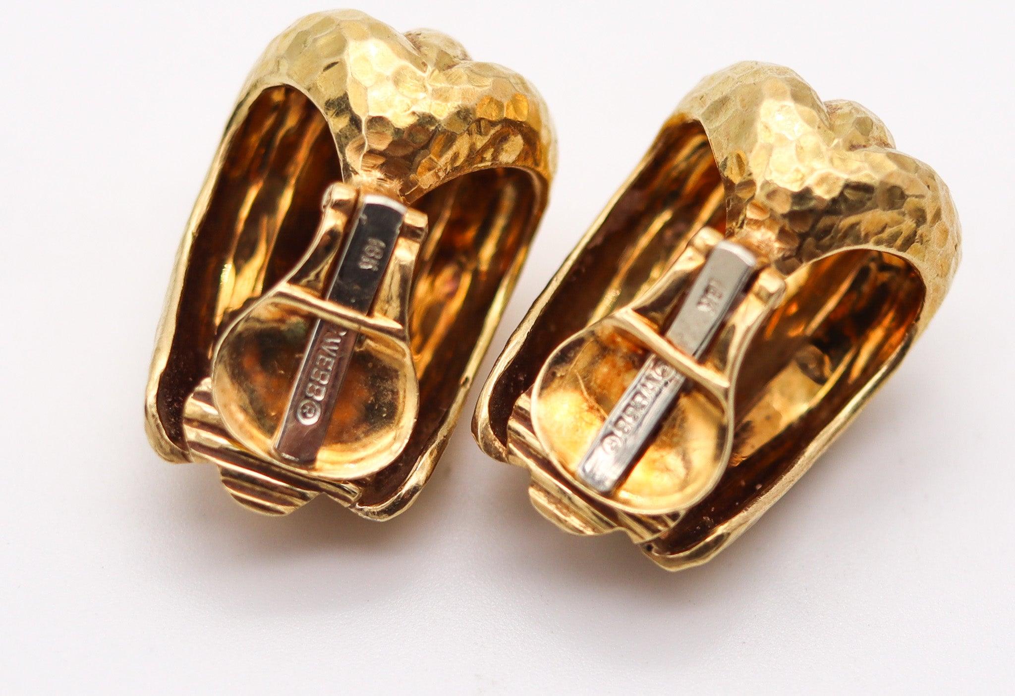 Women's DAVID WEBB 1970 Hammered Hoops Clips Earrings In Solid 18Kt Yellow Gold For Sale