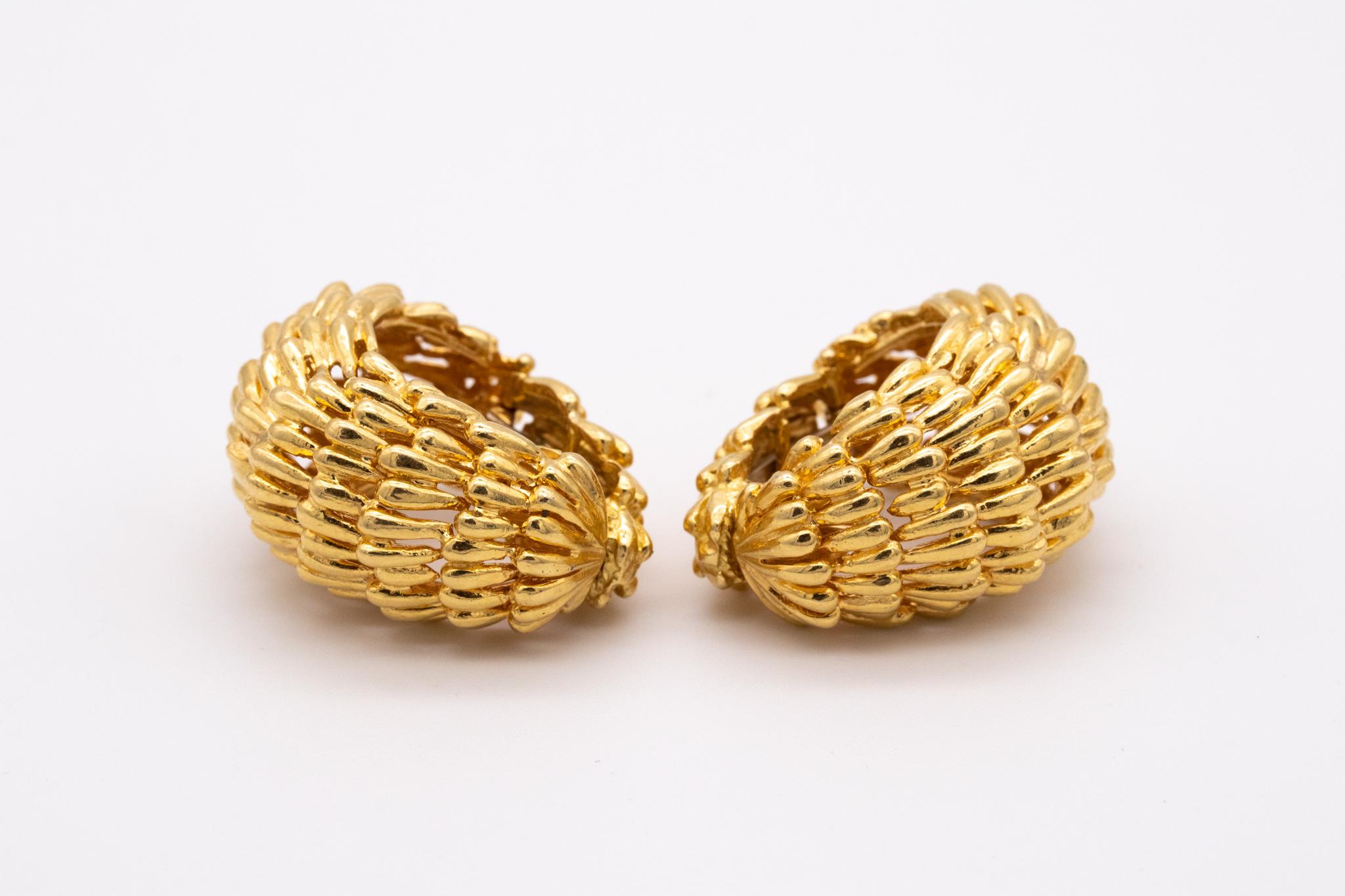 Modernist David Webb 1970 New York Classic Clips Earrings in Textured 18Kt Yellow Gold