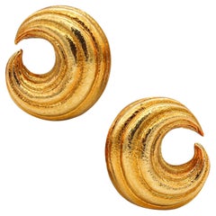 David Webb 1970 New York Crescent Clips-On Earrings in Textured 18Kt Yellow Gold