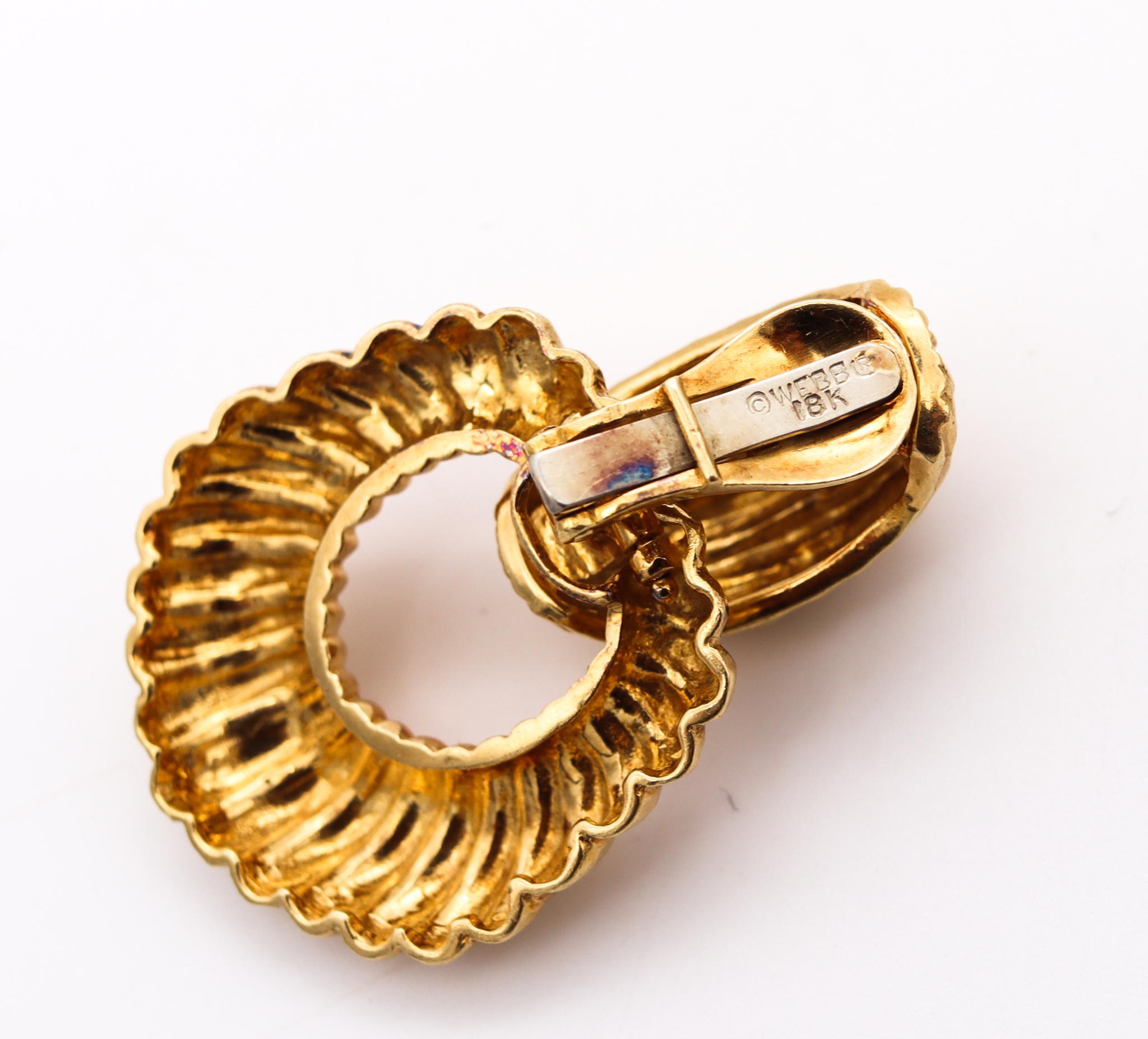 David Webb 1970 New York Fluted Door Knocker Earrings in Solid 18 kt Yellow Gold In Excellent Condition In Miami, FL