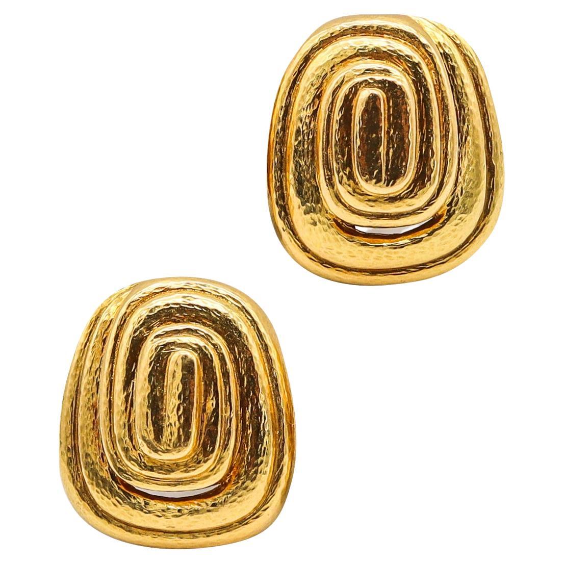 David Webb 1970 New York Mayan Clips on Earrings in Textured 18kt Yellow Gold For Sale