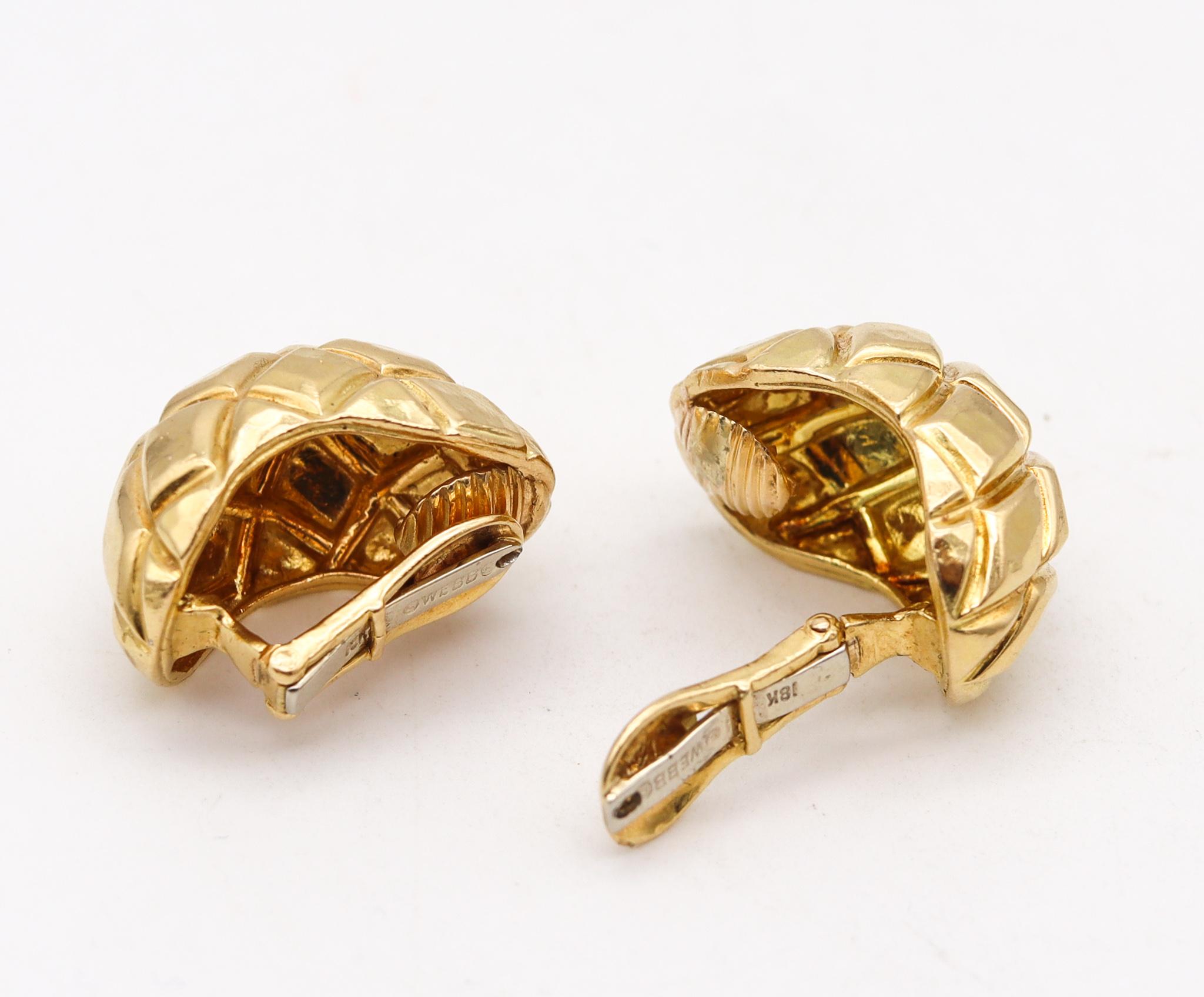 Modernist David Webb 1970 New York Quilted Clips-On Earrings in Textured 18Kt Yellow Gold For Sale