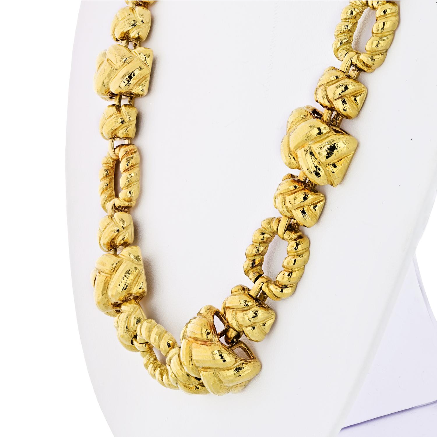 Modern David Webb 1970s 18 Karat Yellow Gold Articulated Link Chain Necklace For Sale