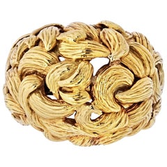 Vintage David Webb 1970s 18 Karat Yellow Gold Swirl Ring